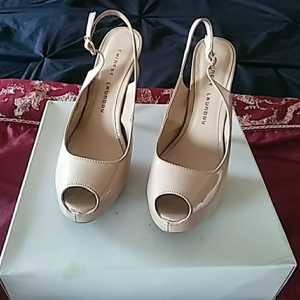 Sling back pumps